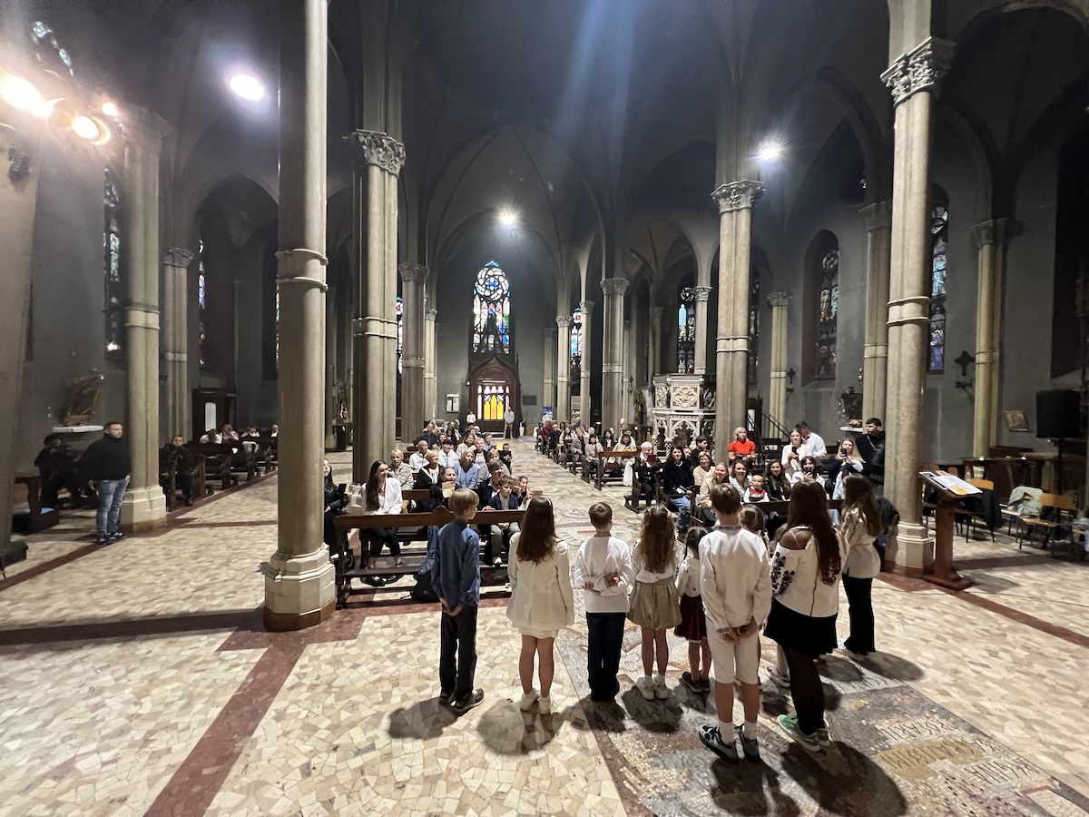 Festa della Mamma nella comunità dei Tre Gerarchi della città di Monza 