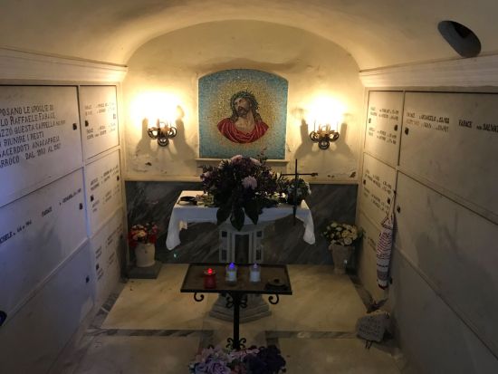 Krypta kaplutsi na tsvyntari Anakapri